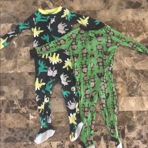 2 sets of toddler boys pajamas 18 months